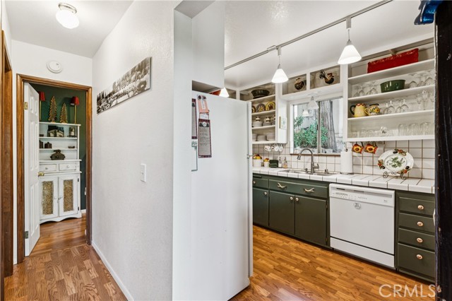 28565 Shenandoah Drive, Lake Arrowhead, CA 92352