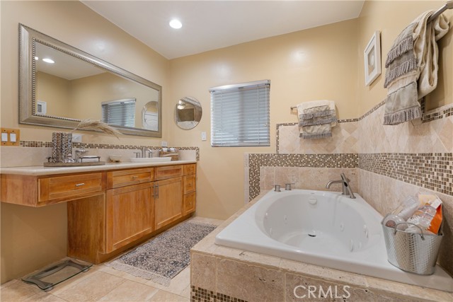 Detail Gallery Image 23 of 43 For 1753 Alamo Dr, Glendale,  CA 91207 - 4 Beds | 3/1 Baths