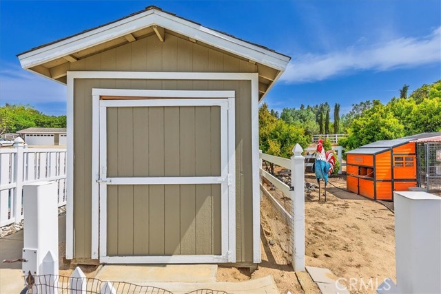 30026 Santiago Road, Temecula CA: https://media.crmls.org/medias/ace42b8f-0785-4db1-a81f-691fb726a5a4.jpg