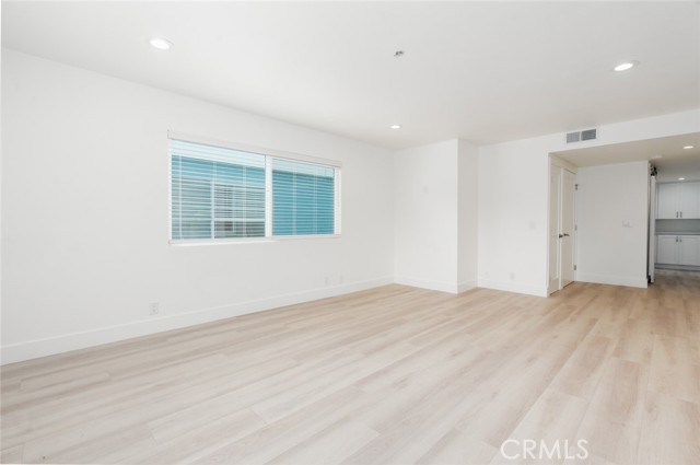 707 1/2 Orchid Avenue, Corona del Mar CA: https://media.crmls.org/medias/ace51069-aae6-4494-9c4d-acc24909a773.jpg