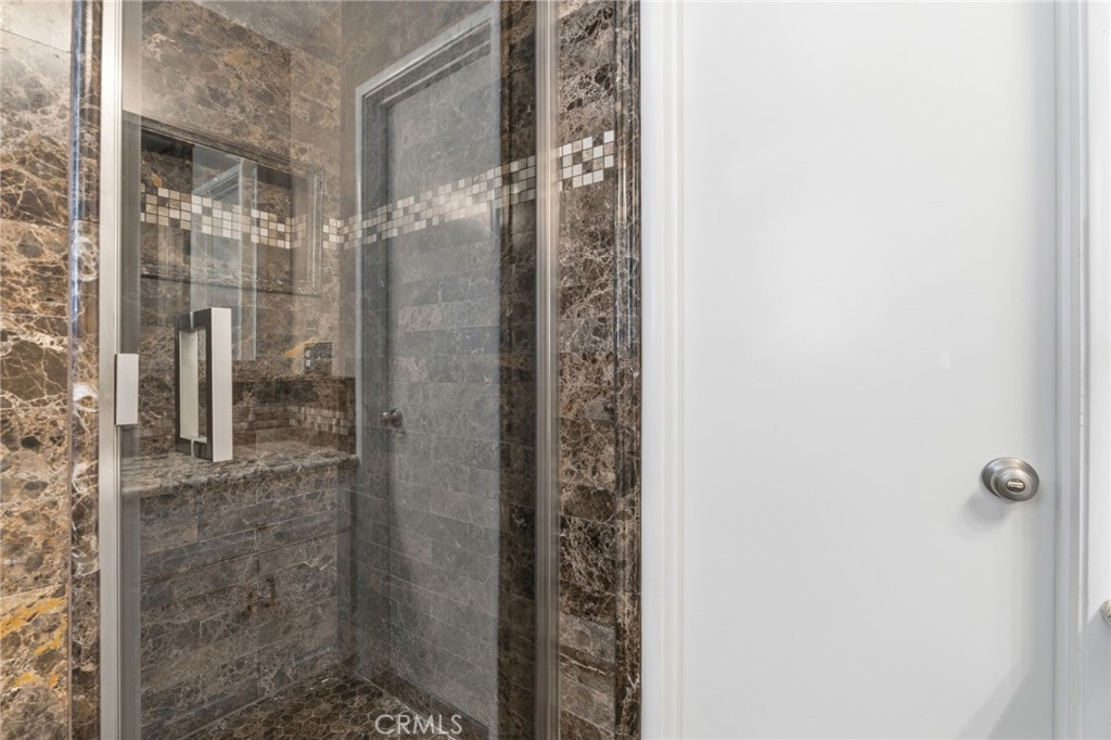 https://media.crmls.org/medias/ace53303-0a75-4c18-a91c-976841e3f21b.jpg?preset=X-Large