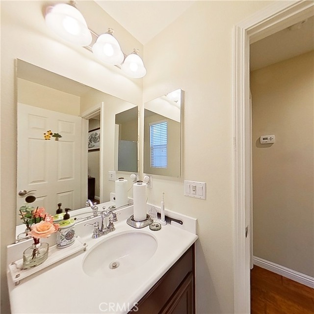 7770 Holland Park Street, Chino CA: https://media.crmls.org/medias/ace54f33-0096-4973-94aa-6bf81e2bebae.jpg