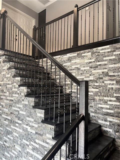 Detail Gallery Image 3 of 29 For 22896 San Joaquin East, Canyon Lake,  CA 92587 - 5 Beds | 2/1 Baths