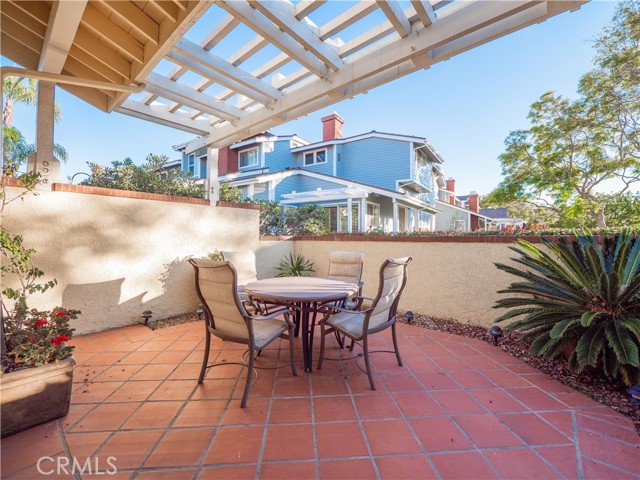 14 Monterey Court, Manhattan Beach, California 90266, 2 Bedrooms Bedrooms, ,2 BathroomsBathrooms,Residential,Sold,Monterey,PW22007695