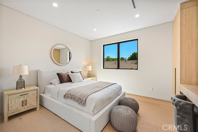 Detail Gallery Image 42 of 56 For 16728 Morrison St, Encino,  CA 91436 - 7 Beds | 6/1 Baths