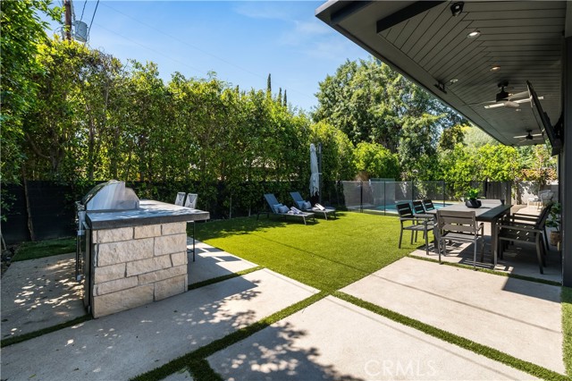 Detail Gallery Image 23 of 48 For 5517 Allott Ave, Sherman Oaks,  CA 91401 - 5 Beds | 6 Baths