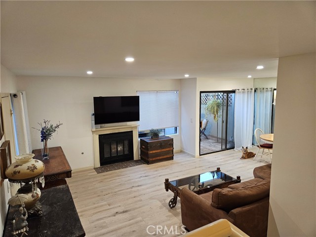 Detail Gallery Image 5 of 23 For 6509 Twin Circle #7,  Simi Valley,  CA 93063 - 2 Beds | 1/1 Baths