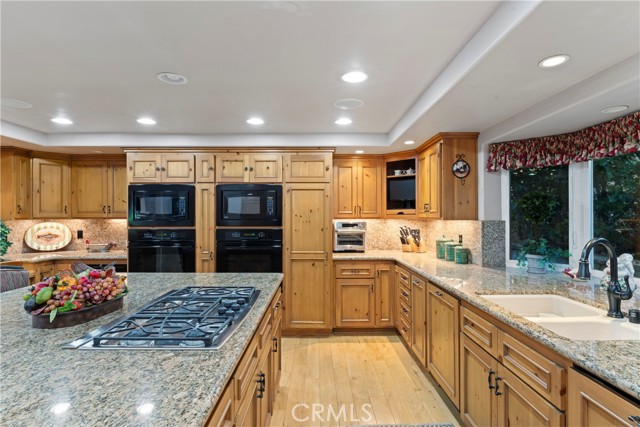 Detail Gallery Image 20 of 62 For 27772 Hamiltair Dr, Lake Arrowhead,  CA 92352 - 5 Beds | 5 Baths