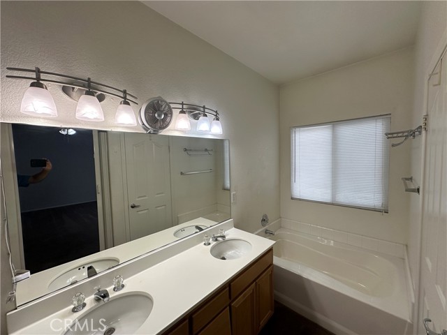 Detail Gallery Image 15 of 26 For 44342 Monroe Way, Lancaster,  CA 93536 - 4 Beds | 2 Baths