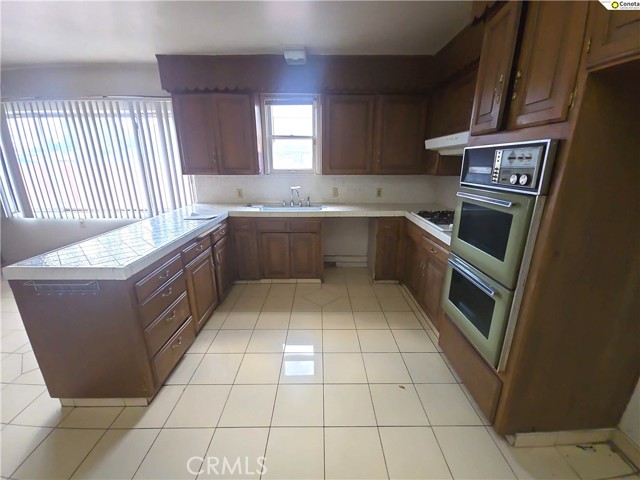 Detail Gallery Image 11 of 27 For 3581 E Alta, Fresno,  CA 93702 - 3 Beds | 2 Baths