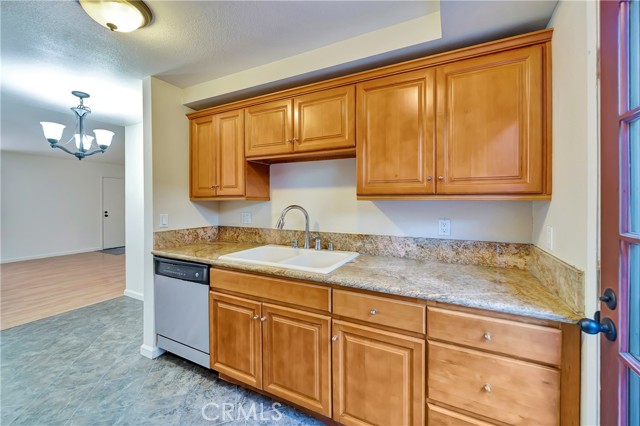 Detail Gallery Image 7 of 15 For 21219 Roscoe Blvd. #111,  Canoga Park,  CA 91304 - 1 Beds | 1 Baths