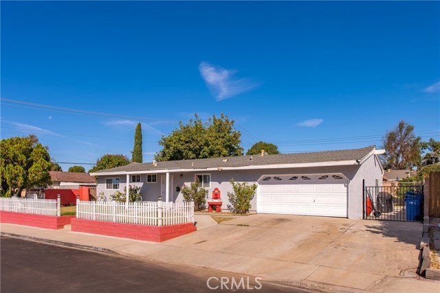 Detail Gallery Image 2 of 43 For 1621 Ballard St, Simi Valley,  CA 93065 - 3 Beds | 1/1 Baths