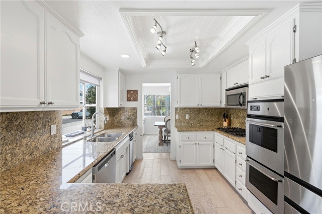 Detail Gallery Image 19 of 33 For 2213 Dufour Avenue #a, Redondo Beach,  CA 90278 - 3 Beds | 2/1 Baths