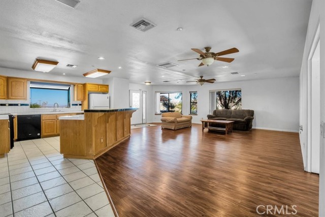 Detail Gallery Image 6 of 35 For 61555 Onaga Trl, Joshua Tree,  CA 92252 - 2 Beds | 2 Baths