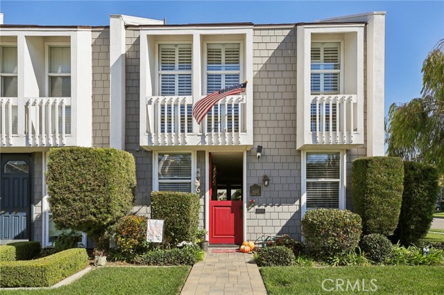 Detail Gallery Image 1 of 54 For 16552 Harbour Ln #14,  Huntington Beach,  CA 92649 - 3 Beds | 2/1 Baths