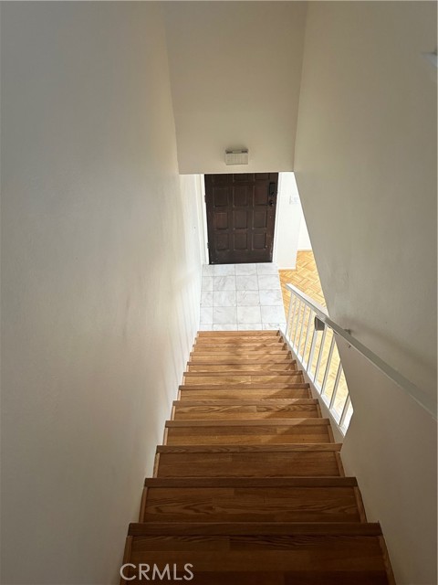 Detail Gallery Image 9 of 9 For 13112 Moorpark St #2,  Sherman Oaks,  CA 91423 - 2 Beds | 2/1 Baths