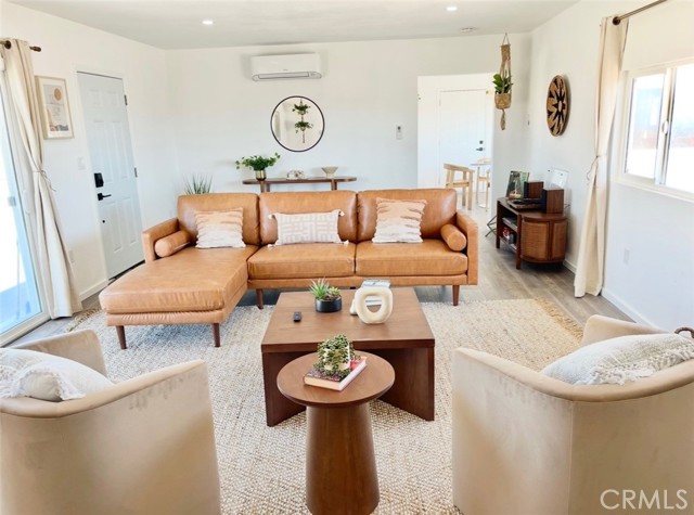 3191 Pearl Springs Avenue, 29 Palms CA: https://media.crmls.org/medias/aceb9ed5-190d-4d61-8ca0-20de30f6a68f.jpg