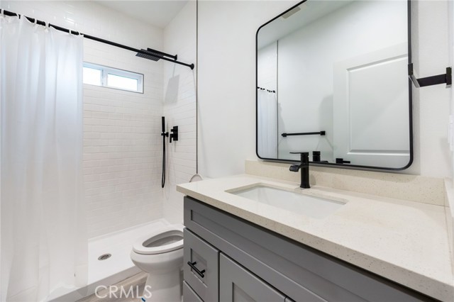 994 Valencia Street, Costa Mesa CA: https://media.crmls.org/medias/acebb31b-161c-4fb3-a004-81ce2946267d.jpg
