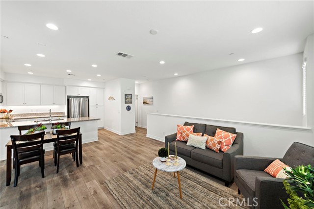 Detail Gallery Image 9 of 28 For 163 Pinkerton Ln, La Habra,  CA 90631 - 2 Beds | 2/1 Baths