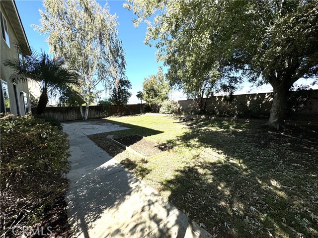 Detail Gallery Image 17 of 18 For 1665 Valley Falls Ave, Redlands,  CA 92374 - 4 Beds | 2/1 Baths