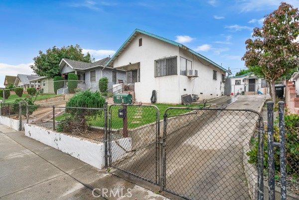 715 S Record Avenue, Los Angeles CA: https://media.crmls.org/medias/acecb8de-3eaf-4b5f-b87e-2ba1198a091e.jpg