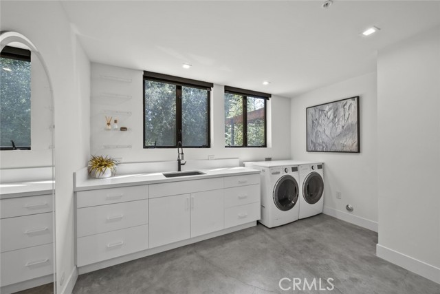 Detail Gallery Image 42 of 53 For 18177 Knoll Hill, Granada Hills,  CA 91344 - 4 Beds | 4/1 Baths