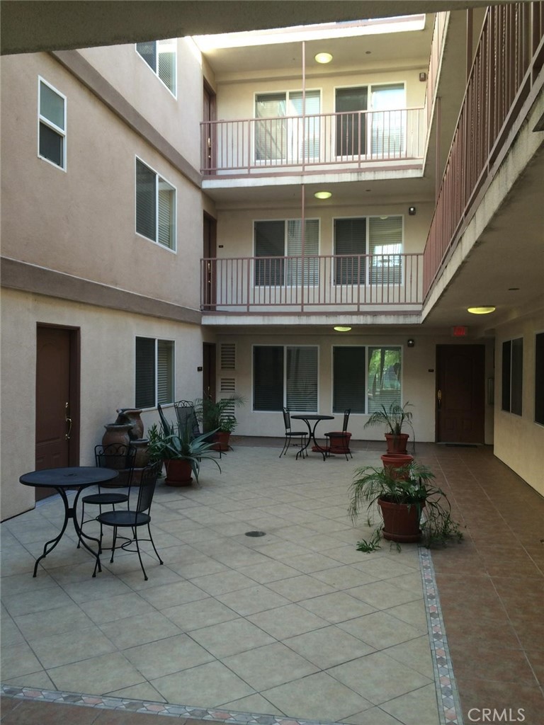 700 N Hill Place #401