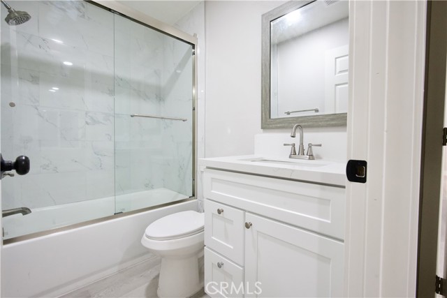 Detail Gallery Image 11 of 20 For 700 W 3rd St #A108,  Santa Ana,  CA 92701 - 2 Beds | 2 Baths