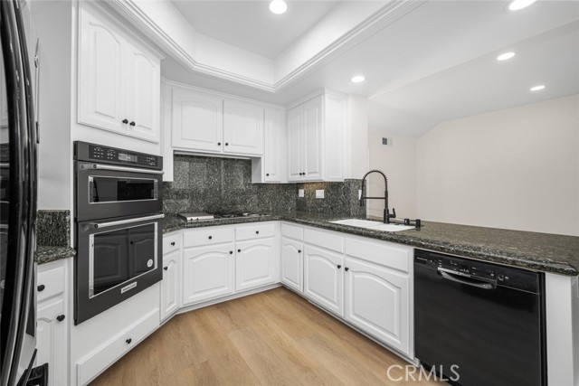 Detail Gallery Image 23 of 61 For 6135 Corsica Cir, Long Beach,  CA 90803 - 3 Beds | 3/1 Baths