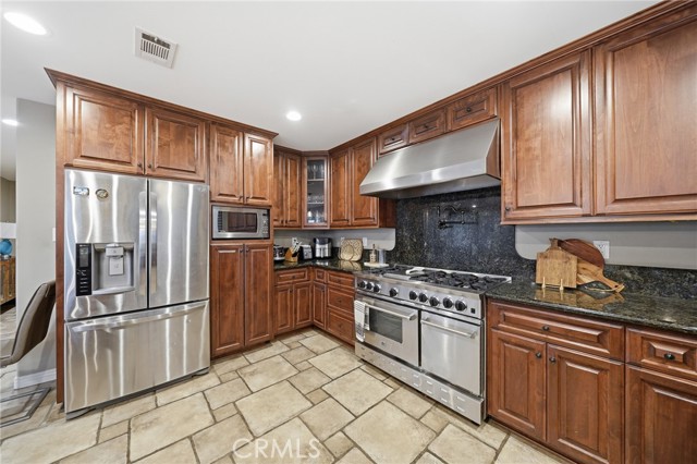 Detail Gallery Image 35 of 56 For 706 Nancy Ln, Fullerton,  CA 92831 - 4 Beds | 2/1 Baths