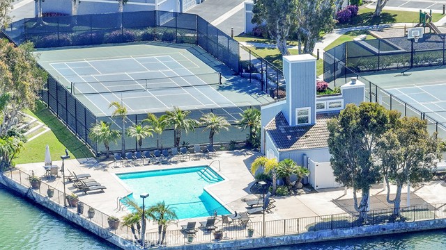 3512 Bravata Drive, Huntington Beach CA: https://media.crmls.org/medias/acef6389-93e6-45e3-ab38-3b0b8dc98126.jpg