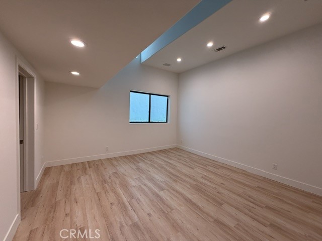 https://media.crmls.org/medias/acefb0b5-c142-4984-aa0d-5aa90565fc41.jpg?preset=X-Large