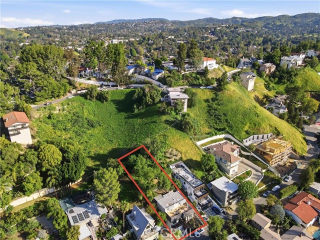 Detail Gallery Image 34 of 40 For 5244 Baza Ave, Woodland Hills,  CA 91364 - 3 Beds | 3 Baths