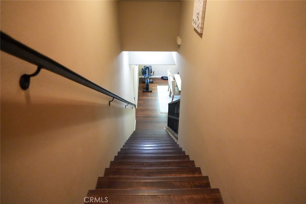 https://media.crmls.org/medias/acf01361-af4d-4479-ba7e-4f6d5ab36083.jpg?preset=X-Large