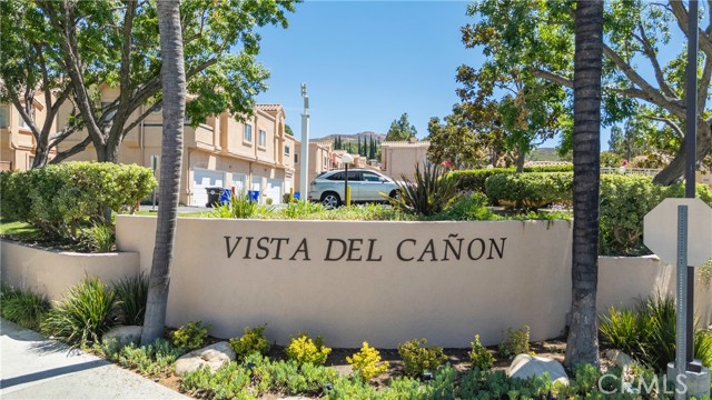 Detail Gallery Image 38 of 44 For 18852 Vista Del Canon #G,  Newhall,  CA 91321 - 2 Beds | 2 Baths