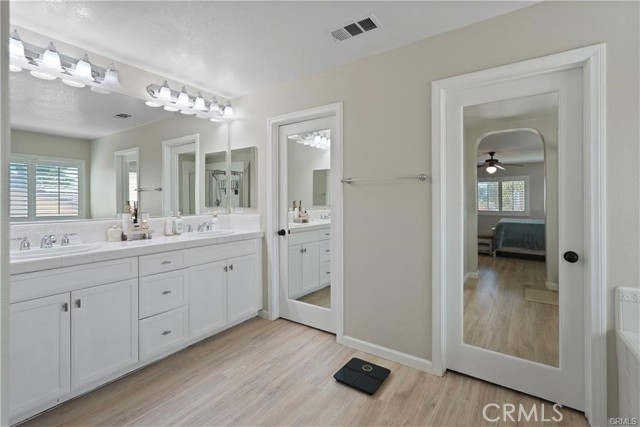 Image 26 of 40 For 29851 Fox Creek Drive