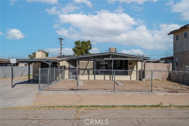 Detail Gallery Image 1 of 14 For 25416 Cheryle St, Barstow,  CA 92311 - 3 Beds | 1/1 Baths