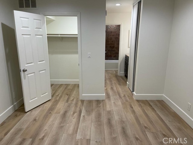5460 White Oak Avenue, J106 photo 7