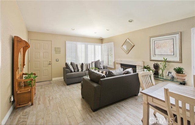 2316 Hampton Avenue photo 3