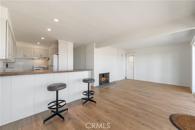 1510 W Oceanfront, Newport Beach CA: https://media.crmls.org/medias/acf25f94-7f2d-4a95-a39c-b4391d5c83ab.jpg