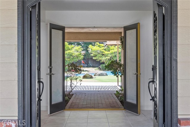 11717 Old Town Road, Bakersfield CA: https://media.crmls.org/medias/acf25ff8-fb4d-472c-b4d0-cae7f41401dc.jpg