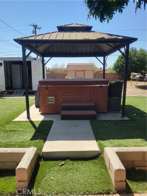 7161 N Atlantic Place, Long Beach CA: https://media.crmls.org/medias/acf26f87-0375-4e33-b1e0-135a63b29e7f.jpg