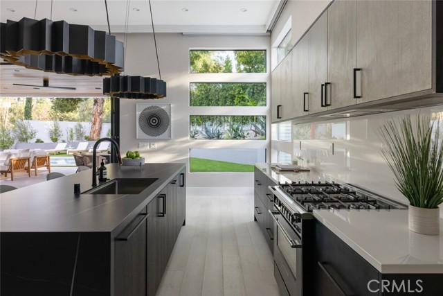 Detail Gallery Image 19 of 51 For 22020 Alizondo, Woodland Hills,  CA 91364 - 3 Beds | 3 Baths