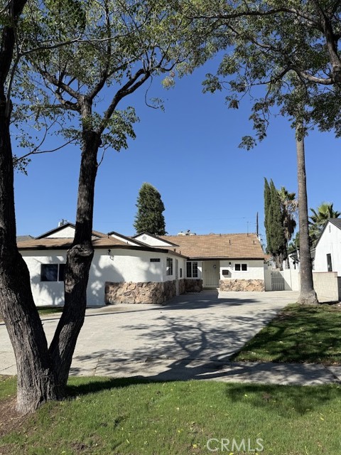 9762 Stanwin Avenue, Arleta CA: https://media.crmls.org/medias/acf38cc3-96f9-4312-b31e-3b11511d129a.jpg