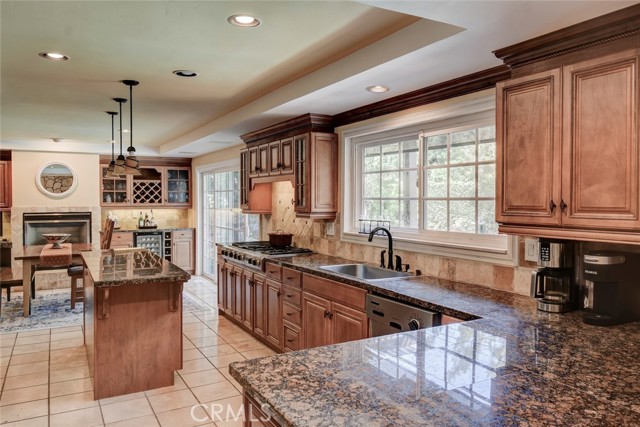12441 La Bella Drive, Santa Ana CA: https://media.crmls.org/medias/acf3aea1-c58a-471a-ba8a-bfe5645aa9e3.jpg