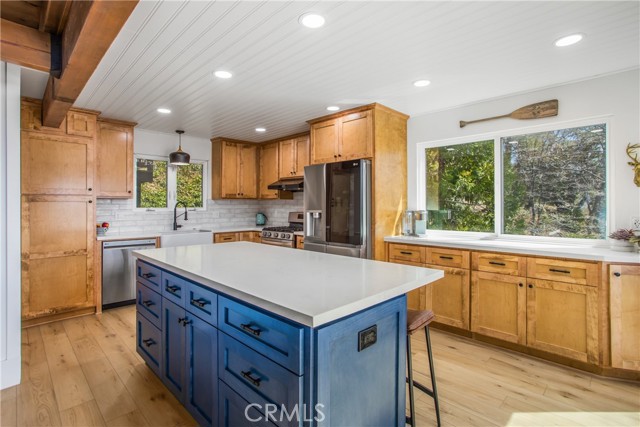 Detail Gallery Image 12 of 46 For 28834 Zion Dr, Lake Arrowhead,  CA 92352 - 4 Beds | 3 Baths