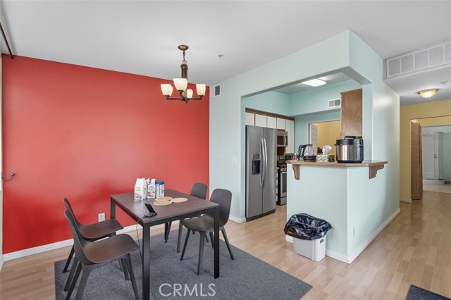 Detail Gallery Image 5 of 21 For 15455 Sherman Way #15,  Van Nuys,  CA 91406 - 2 Beds | 2 Baths