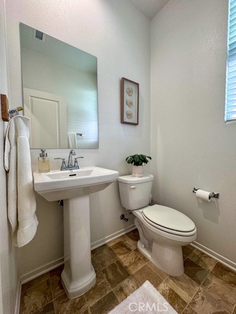 Detail Gallery Image 10 of 59 For 45540 Calle Luna, Temecula,  CA 92592 - 3 Beds | 2/1 Baths