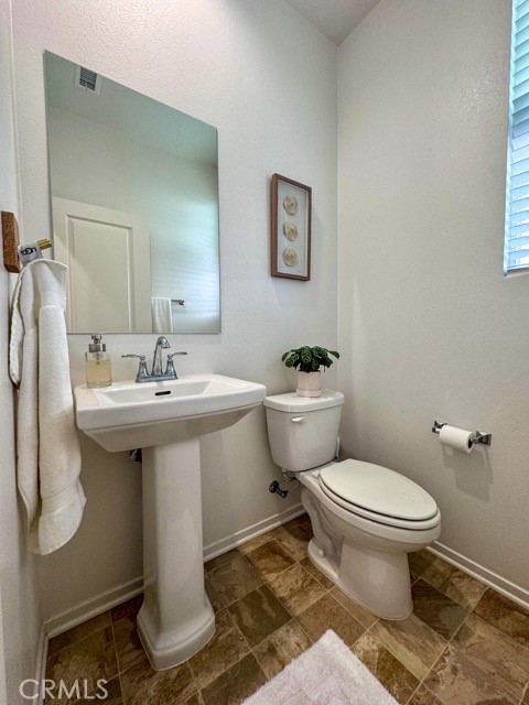 Detail Gallery Image 10 of 59 For 45540 Calle Luna, Temecula,  CA 92592 - 3 Beds | 2/1 Baths