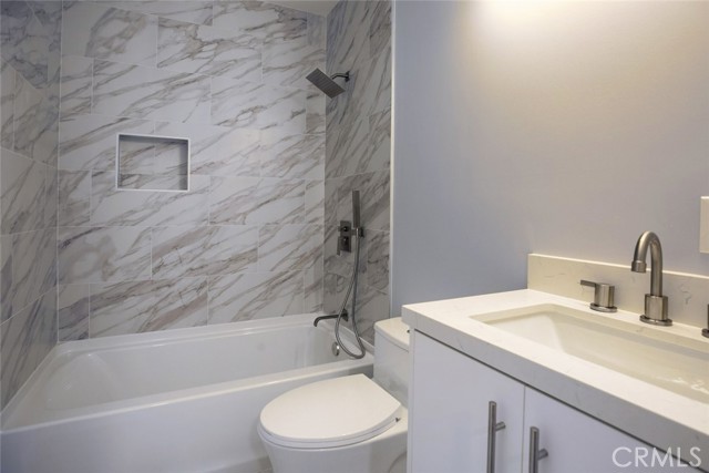 Detail Gallery Image 16 of 30 For 17710 Martha St, Encino,  CA 91316 - 3 Beds | 2 Baths